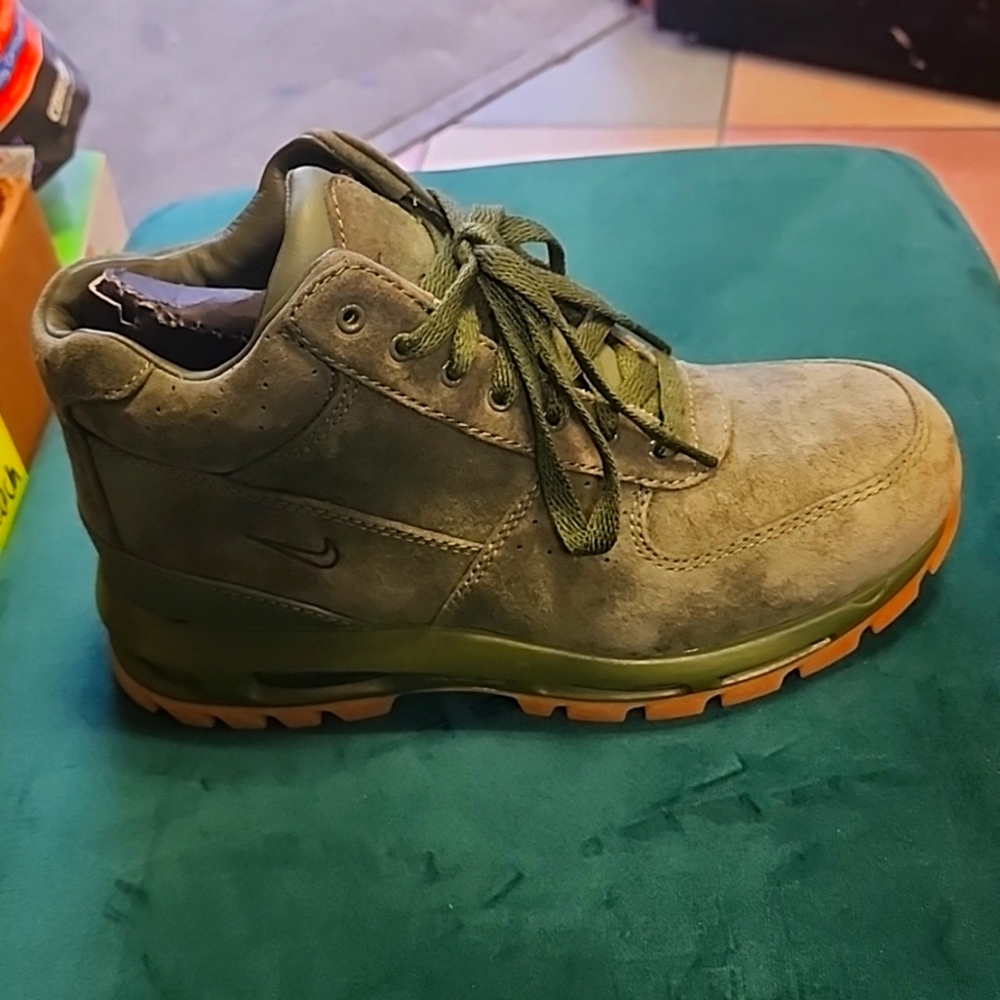 Air max goadome suade